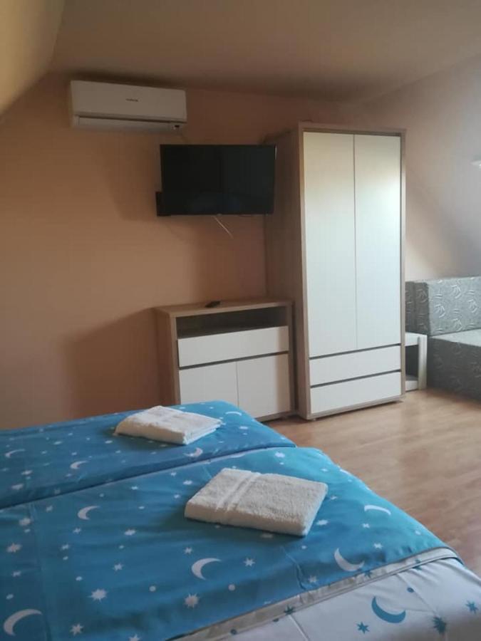 Karika Vendeghaz Apartment Hajduszoboszlo Exterior photo