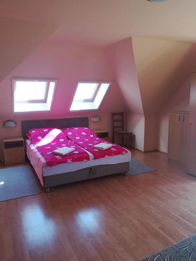 Karika Vendeghaz Apartment Hajduszoboszlo Exterior photo