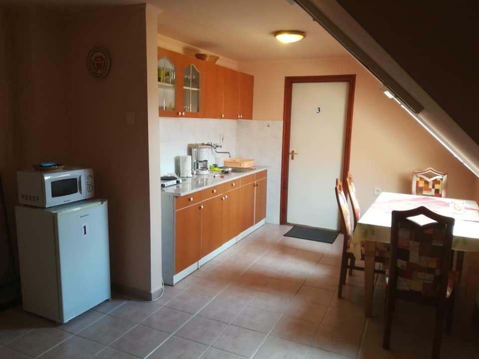 Karika Vendeghaz Apartment Hajduszoboszlo Exterior photo