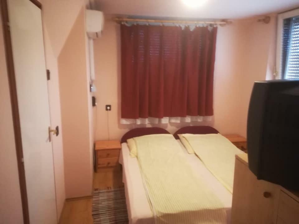 Karika Vendeghaz Apartment Hajduszoboszlo Exterior photo